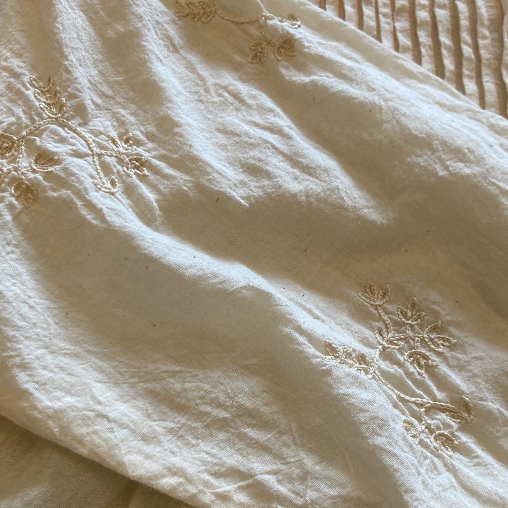 Itr by Khyati Pande Escape Off-white embroidered and floral dress in size L - Picture 8 of 15